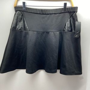 BCX Black skirt NWT